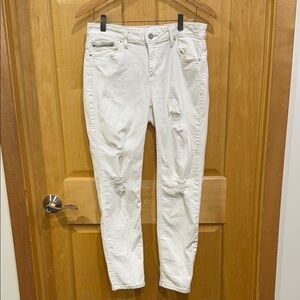 Calvin Klein White ankle Skinny Jeans with Distressing size 30